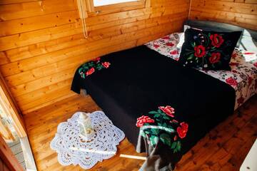 Фото номера Четырехместный номер с балконом Проживание в семье Kihnu home - Sepa talu г. Rootsiküla 5